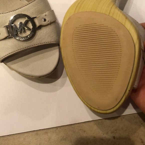 New  Michael kore sandal 💕 - Picture 3 of 7